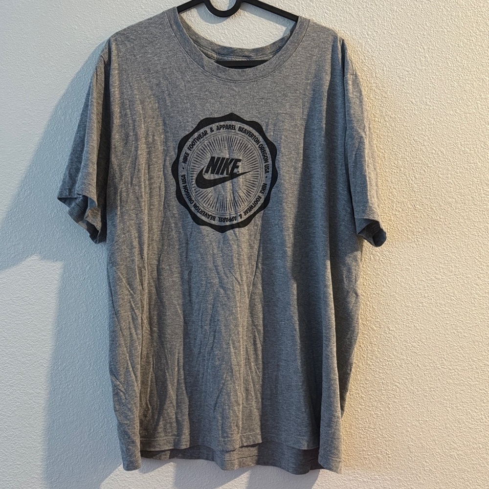 Nike Heather Gray Men's Short Sleeve Tee